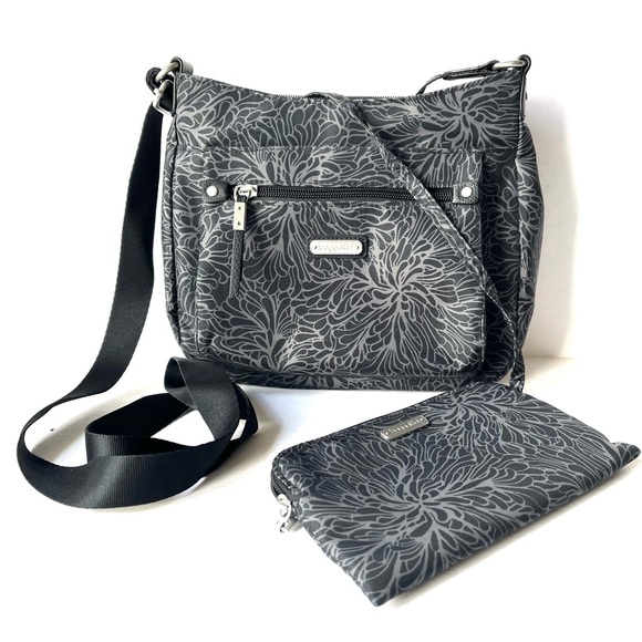 Baggallini Uptown Crossbody w/RFID Wristlet in Midnight Blossom - Picture 4 of 11